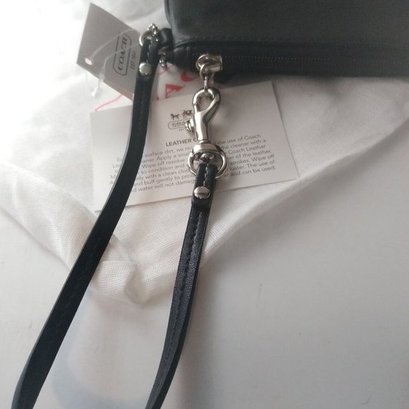 New With Gift Box & Dust Bag Coach Black Small Leather Wristlet F45651 - Picture 7 of 11